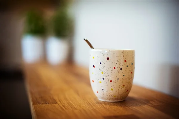 トマトとハーブのコンパニオンプランツ、害虫を減らして収穫量アップ！私が実践した5つのコツ